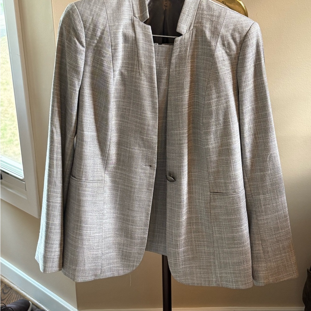 T Tahari Women's Light Gray Suit with Pencil Skirt